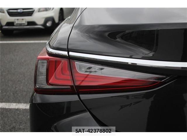 Lexus ES 2023-01 8796446-20