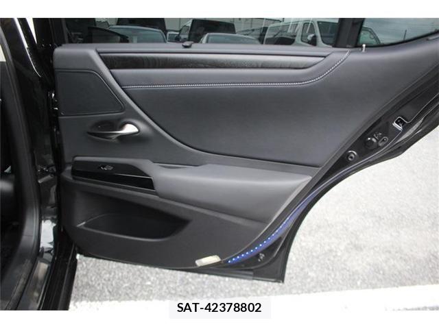 Lexus ES 2023-01 8796446-27