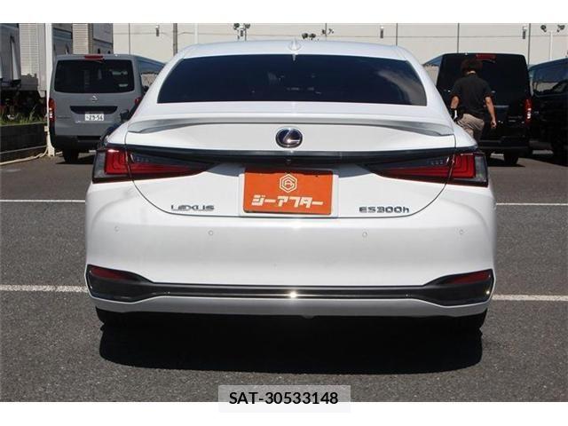 Lexus ES 2019-08 8849565-9