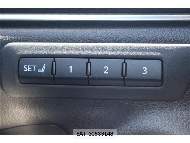 Lexus ES 2019-08 8849565-24