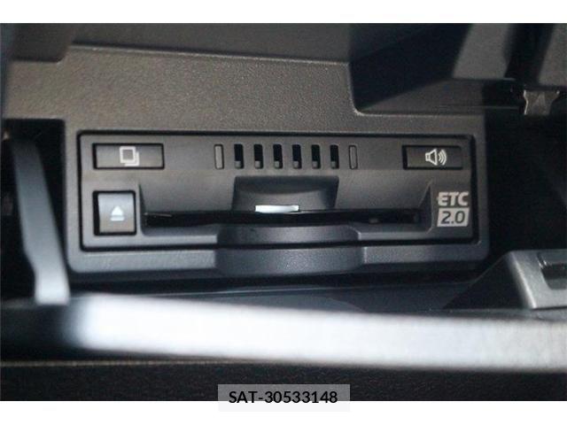 Lexus ES 2019-08 8849565-25