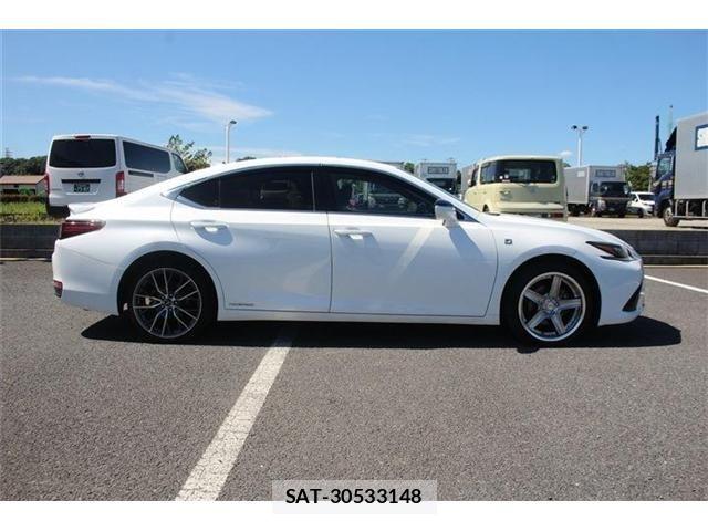 Lexus ES 2019-08 8849565-8