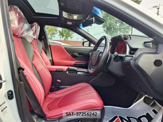 Lexus ES 2021-08 8849567-9