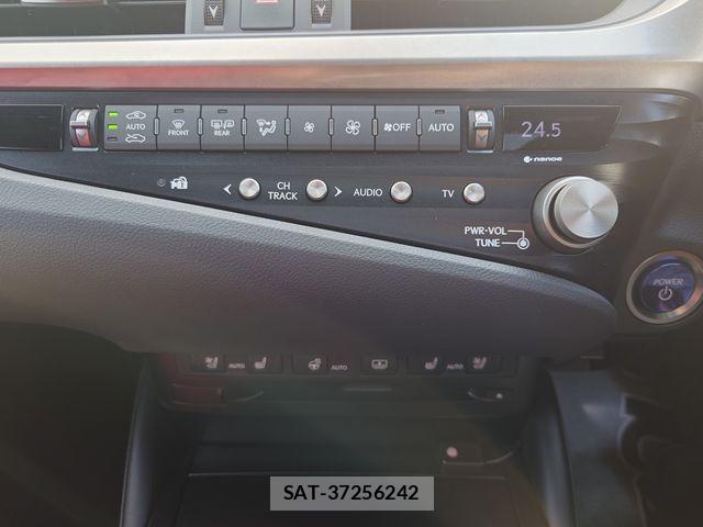 Lexus ES 2021-08 8849567-16