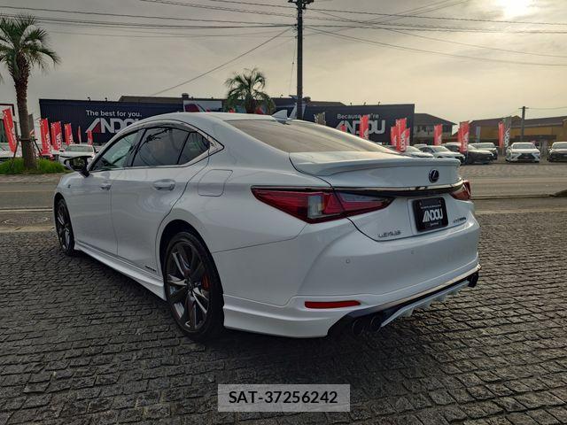 Lexus ES 2021-08 8849567-2