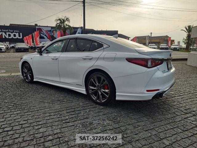 Lexus ES 2021-08 8849567-3