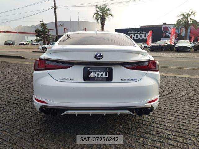 Lexus ES 2021-08 8849567-6