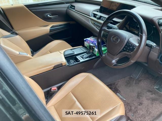 Lexus ES 2018-12 8849566-11