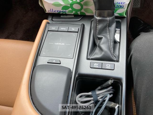 Lexus ES 2018-12 8849566-24