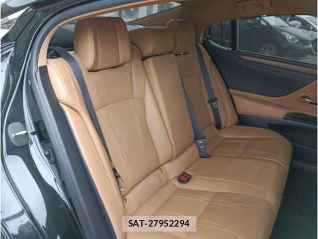 Lexus ES 2023-08 8880469-9
