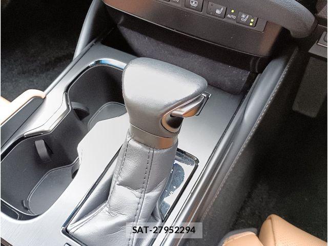 Lexus ES 2023-08 8880469-19