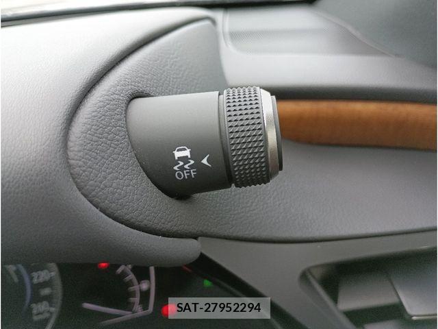 Lexus ES 2023-08 8880469-25