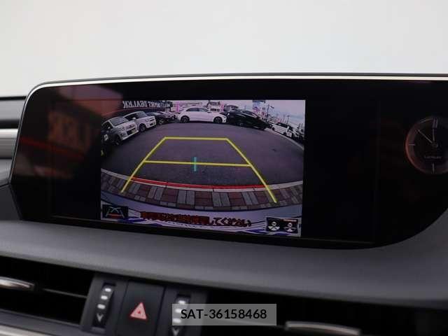 Lexus ES 2018-10 8880468-8