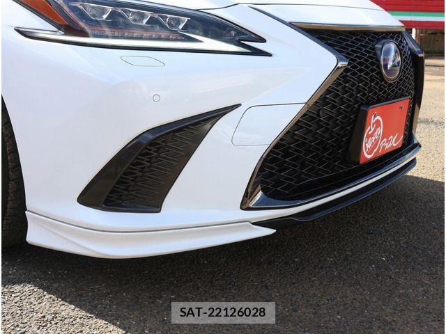 Lexus ES 2018-11 8883833-18