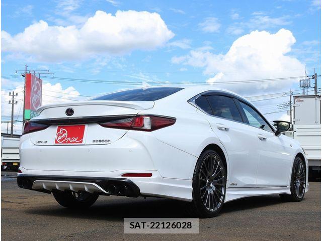 Lexus ES 2018-11 8883833-1
