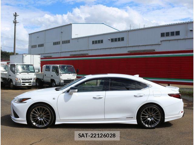 Lexus ES 2018-11 8883833-29