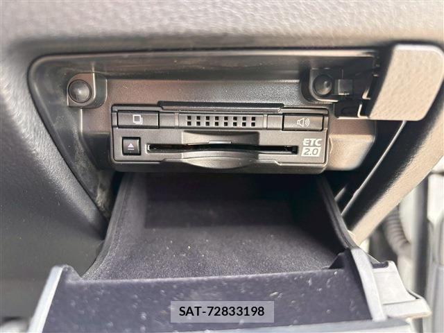 Lexus GS 2017-06 7272220-21