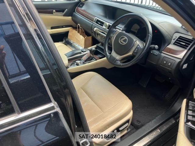 Lexus GS 2013-02 8743375-11