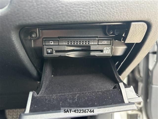 Lexus GS 2018-07 8366706-21