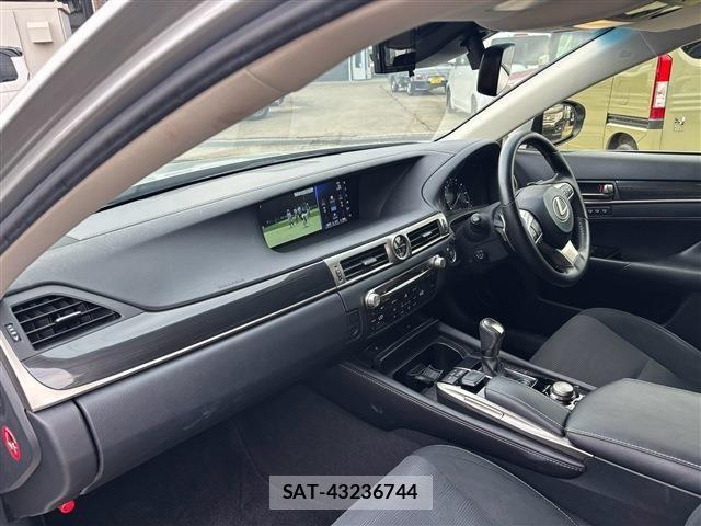 Lexus GS 2018-07 8366706-3