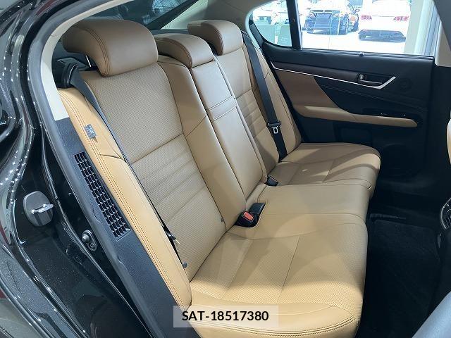 Lexus GS 2017-02 8208346-12