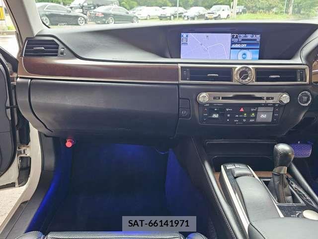Lexus GS 2012-03 6815676-18