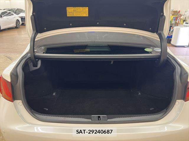 Lexus GS 2012-08 8036395-9