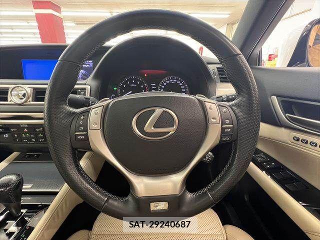 Lexus GS 2012-08 8036395-10