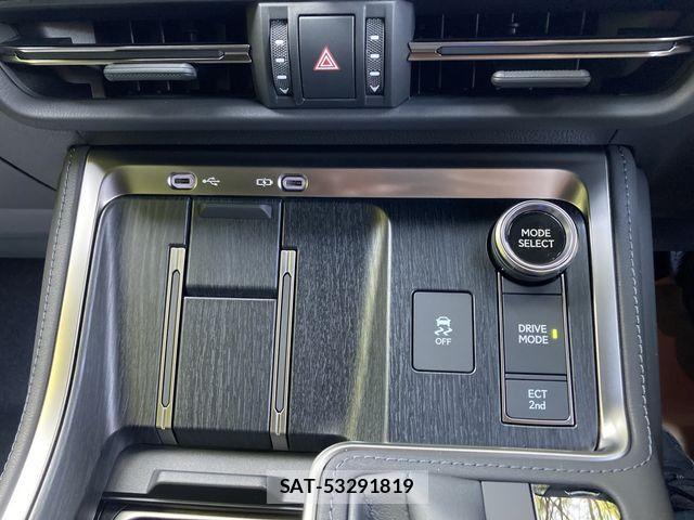 Lexus GX 2025-10 1429123-17