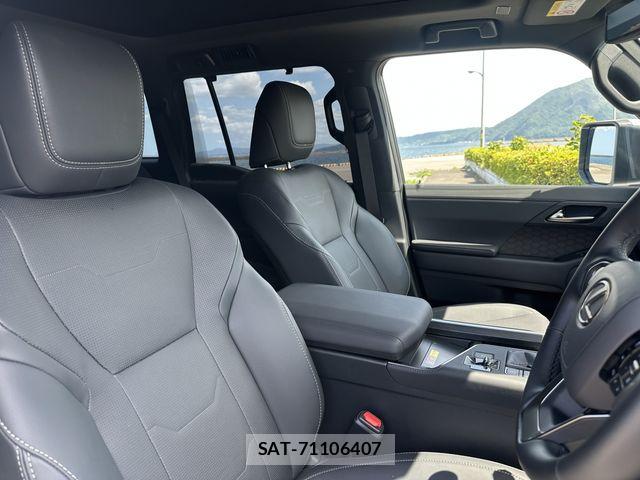Lexus GX 2025-09 7220903-7