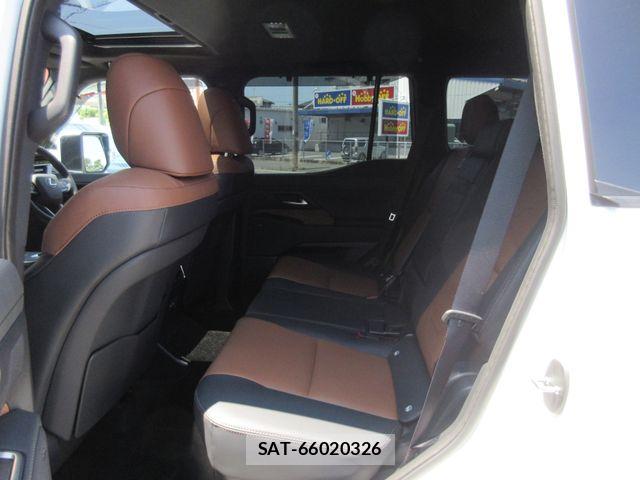 Lexus GX 2025-05 7220891-14