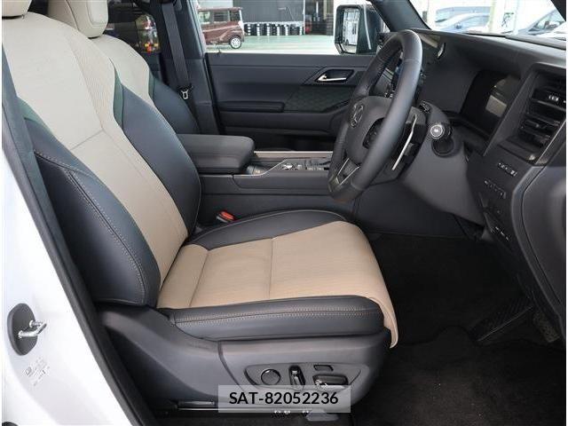 Lexus GX 2025-07 7455369-12