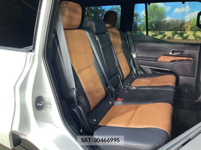 Lexus GX 2025-06 8208350-8