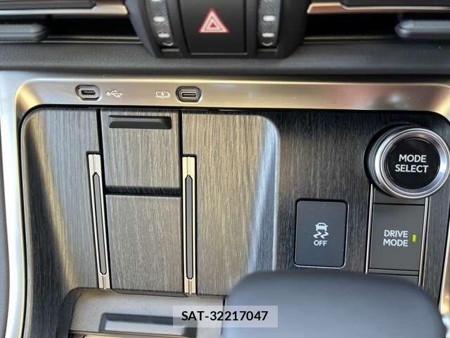 Lexus GX 2025-06 8371798-6