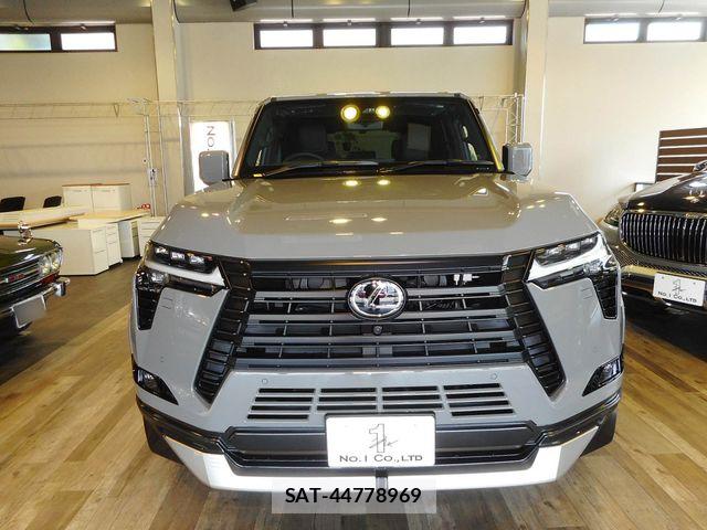 Lexus GX 2026-06 8525492-3