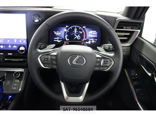 Lexus GX 2026-04 8525494-17