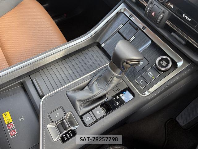 Lexus GX 2025-11 8562422-23