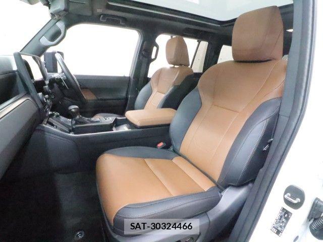 Lexus GX 2025-09 8829935-10