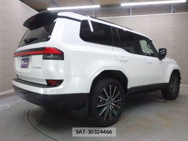 Lexus GX 2025-09 8829935-1