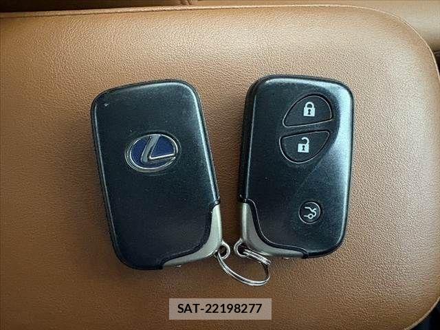 Lexus HS 2010-04 769232-6
