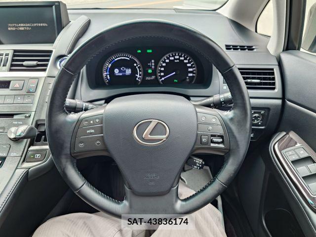 Lexus HS 2017-01 3934653-12