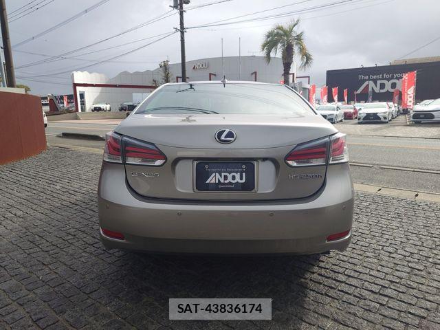 Lexus HS 2017-01 3934653-6