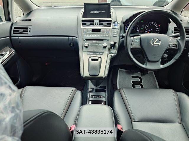 Lexus HS 2017-01 3934653-8
