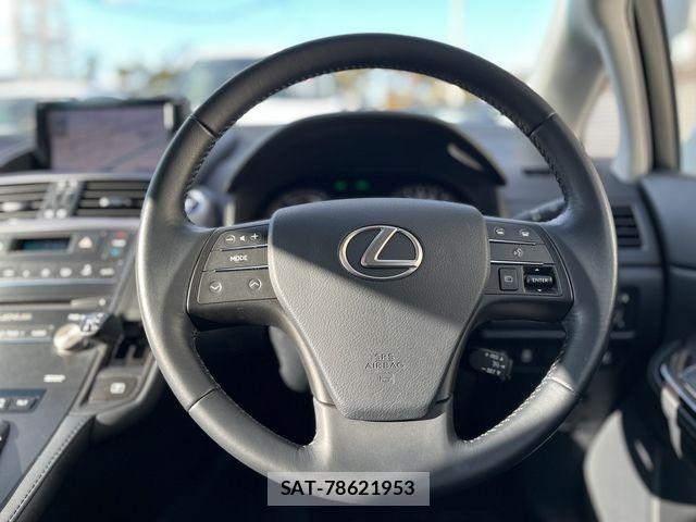Lexus HS 2015-03 4595391-13