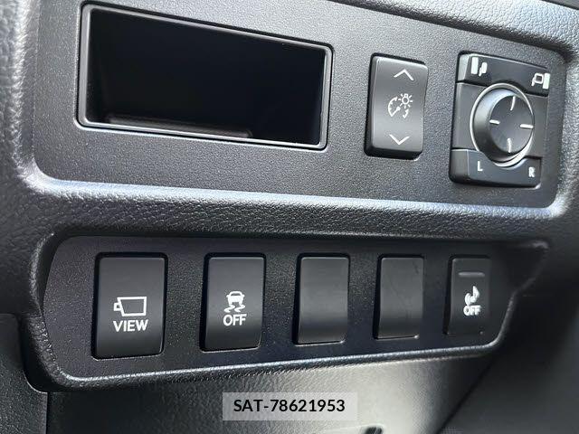 Lexus HS 2015-03 4595391-16