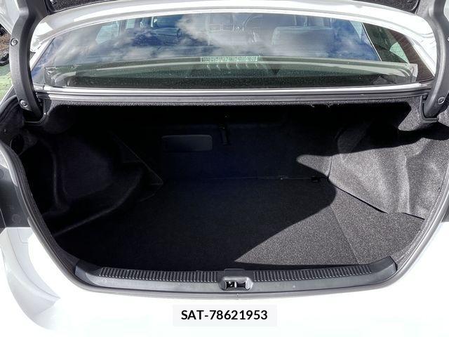 Lexus HS 2015-03 4595391-20