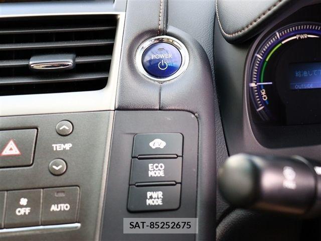 Lexus HS 2012-01 4964138-17