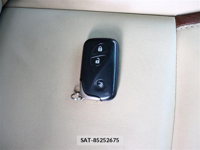 Lexus HS 2012-01 4964138-18