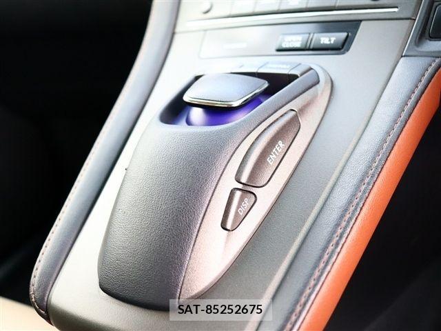 Lexus HS 2012-01 4964138-19