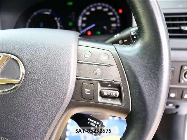Lexus HS 2012-01 4964138-24
